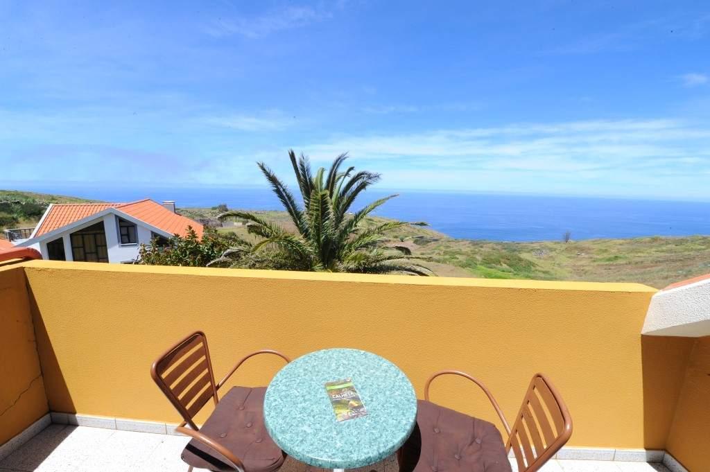 Residencial Farol Bed and Breakfast Ponta do Pargo Exteriör bild